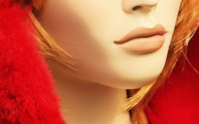 The Feminine Nose: Fantastic Plastic